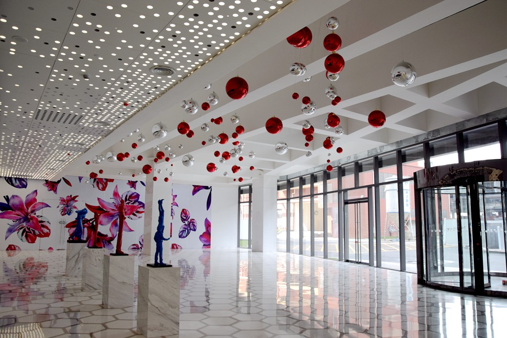 不锈钢雕塑球吊饰